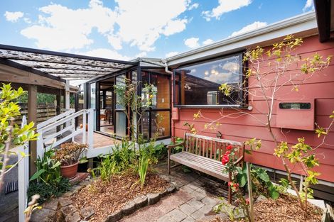 Photo of property in 1 Peter Hall Drive, Kelvin Grove, Palmerston North, 4414