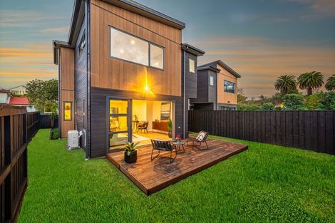 Photo of property in 8 Clovelly Road, Bucklands Beach, Auckland, 2012