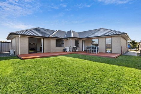 Photo of property in 54 Norfolk Drive, Cambridge, 3434