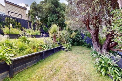Photo of property in 181 Melbourne Road, Island Bay, Wellington, 6023