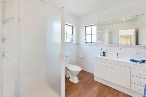 Photo of property in 20 Bushlands Park Drive, Albany, Auckland, 0632