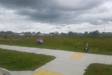 Photo of property in 8 Matikao Way, Pukekohe, 2120