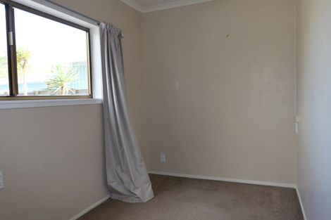 Photo of property in 2/10 Watson Drive, Paraparaumu Beach, Paraparaumu, 5032
