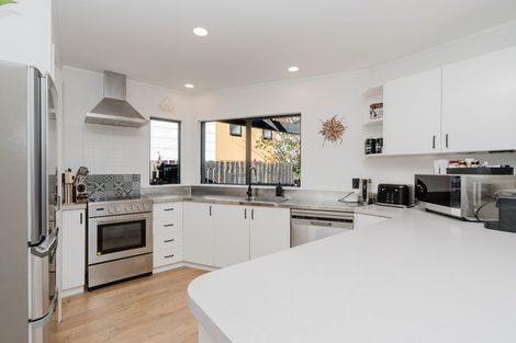 Photo of property in 32 Balmerino Crescent, Pukete, Hamilton, 3200