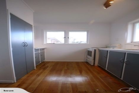 Photo of property in 18 Toru Street, Te Atatu Peninsula, Auckland, 0610