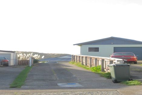 Photo of property in 146 Gloaming Hill, Titahi Bay, Porirua, 5022
