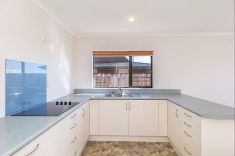 Photo of property in Rangeview Villas, 17/9 Fuller Close, Levin, 5510