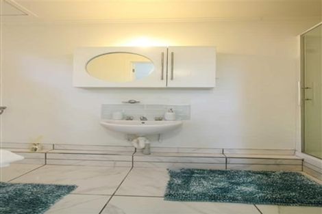 Photo of property in 32 Shetland Street, Glen Eden, Auckland, 0602