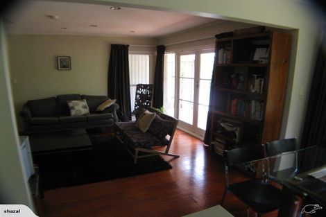 Photo of property in 19 Woodstock Road, Forrest Hill, Auckland, 0620