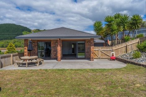 Photo of property in 7 Lambert Way, Paraparaumu, 5032