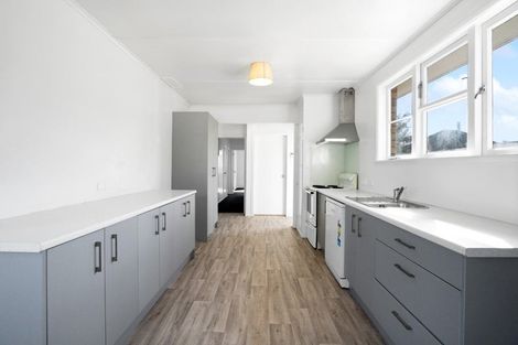 Photo of property in 2 Kenney Crescent, Fairfield, Hamilton, 3214