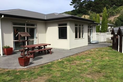 Photo of property in 3 Chippenham Grove, Churton Park, Wellington, 6037