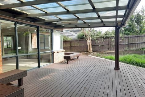 Photo of property in 4 Middlefield Drive, East Tamaki Heights, Auckland, 2016