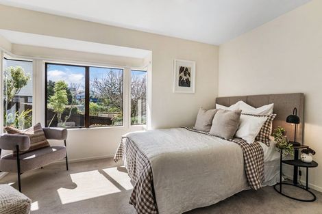 Photo of property in 22 Calypso Place, Rothesay Bay, Auckland, 0630