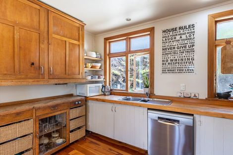 Photo of property in 20 Rauparaha Street, Waikanae Beach, Waikanae, 5036