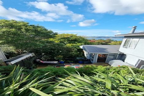 Photo of property in 11 Fenton Terrace, Cockle Bay, Auckland, 2014
