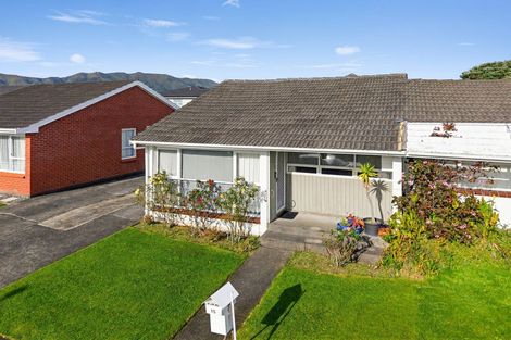 Photo of property in 15-16 Amberley Grove, Hutt Central, Lower Hutt, 5010
