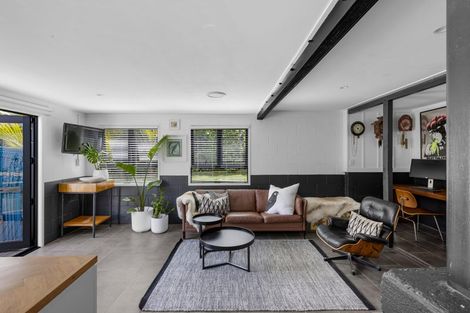 Photo of property in 121 Taikata Road, Te Atatu Peninsula, Auckland, 0610