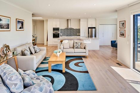 Photo of property in 102 Navigation Drive, Whitby, Porirua, 5024