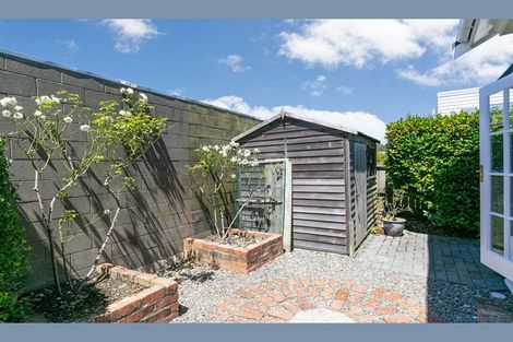 Photo of property in 15 Lucknow Terrace, Khandallah, Wellington, 6035