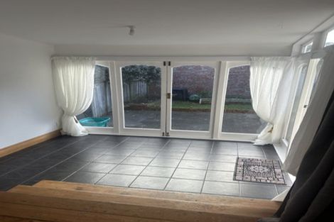 Photo of property in 21 Queen Street, Mount Victoria, Wellington, 6011