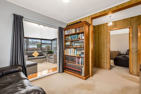 Photo of property in 25 Russell Road, Wainuiomata, Lower Hutt, 5014