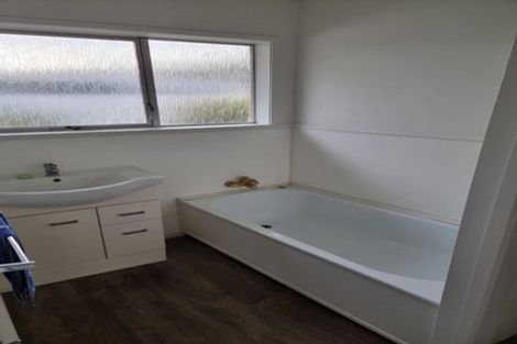 Photo of property in 2/1 Latham Avenue, Pakuranga, Auckland, 2010