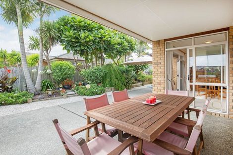 Photo of property in 4 Saltwood Street, Red Beach, 0932