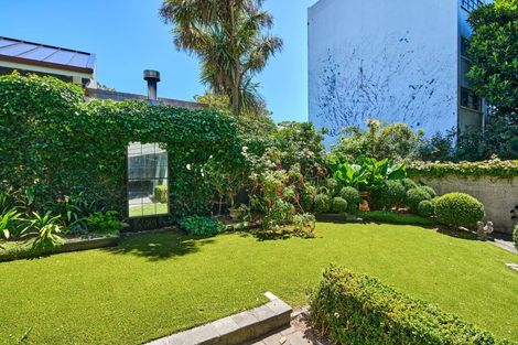 Photo of property in Highwic, 32u5 Hobson Street, Thorndon, Wellington, 6011