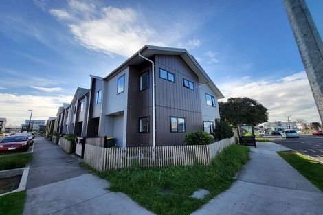 Photo of property in 1 Eileen Newey Place, Henderson, Auckland, 0612