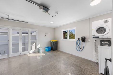 Photo of property in 26 Baring Terrace, Strandon, New Plymouth, 4312