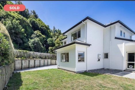 Photo of property in 6 Chippenham Grove, Churton Park, Wellington, 6037