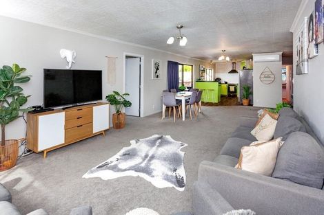Photo of property in 123 Park Avenue, Whangamata, 3620