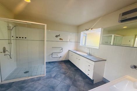 Photo of property in 17 Pounamu Avenue, Greenhithe, Auckland, 0632