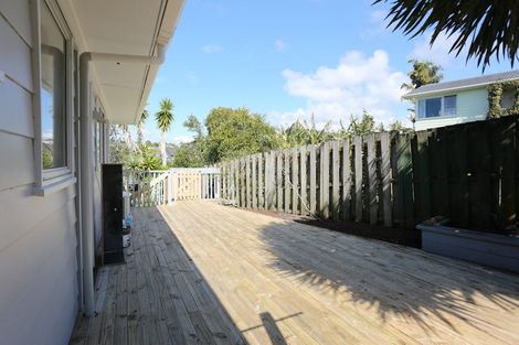 Photo of property in 1/18 Cranston Street, Torbay, Auckland, 0632