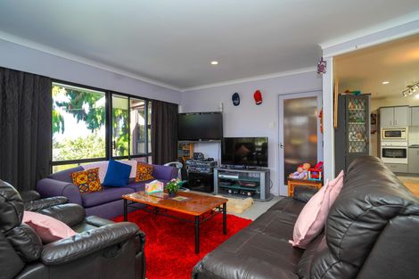 Photo of property in 202 Godley Road, Titirangi, Auckland, 0604