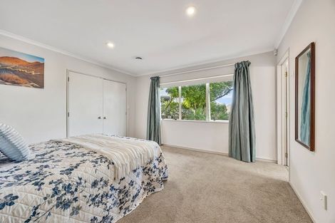 Photo of property in 13 Bridgehead Cove, West Harbour, Auckland, 0618