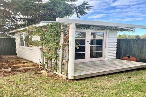 Photo of property in 28 Durham Street, Te Atatu Peninsula, Auckland, 0610