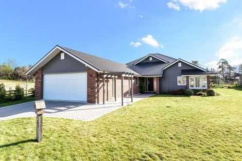Photo of property in 18 Mahy Way, Leamington, Cambridge, 3432