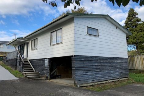 Photo of property in 13 Craigbank Avenue, New Lynn, Auckland, 0600