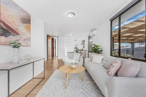 Photo of property in 1/21 Nearco Street, Randwick Park, Auckland, 2105