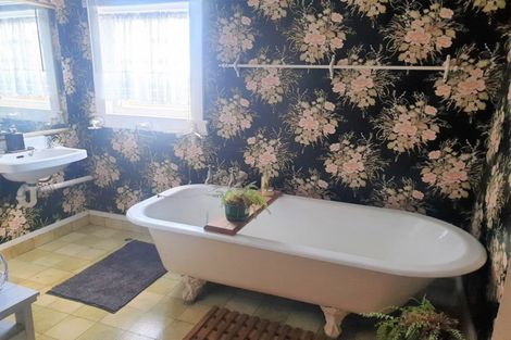 Photo of property in 2 King Street, Dannevirke, 4930