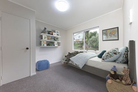 Photo of property in 18 Sarona Avenue, Glen Eden, Auckland, 0602