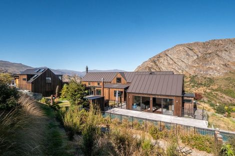Photo of property in 12 Crow's Nest Road, Arthurs Point, Queenstown, 9371