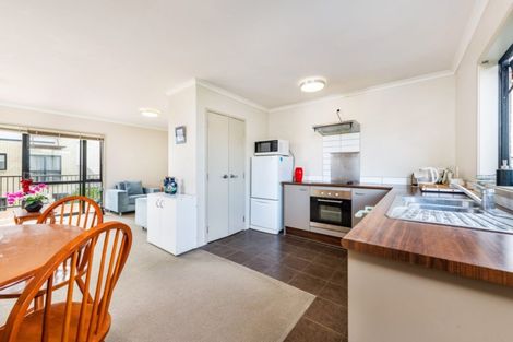 Photo of property in St Claire Village, 5/172 Mcleod Road, Te Atatu South, Auckland, 0610