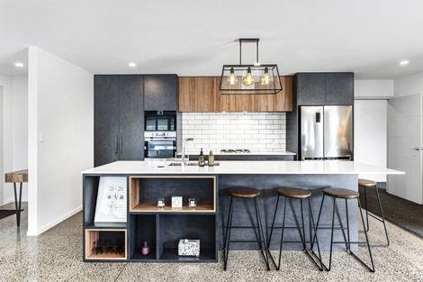 Photo of property in 9 Frederick Place, Whalers Gate, New Plymouth, 4310