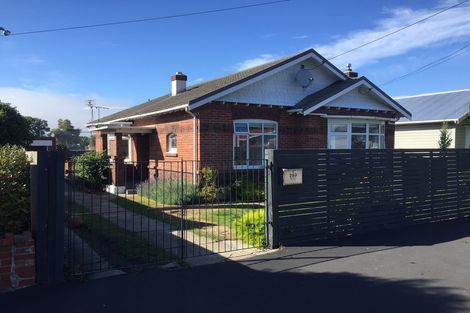 Photo of property in 253 Macandrew Road, Forbury, Dunedin, 9012