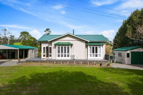 Photo of property in 124 Kanohi Road, Kaukapakapa, 0873