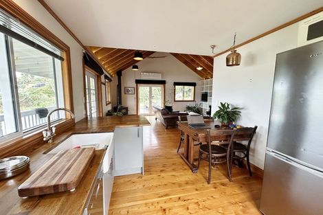 Photo of property in 33 Cornwall Road, Lyttelton, 8082