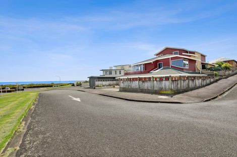 Photo of property in 5 Nobs Line, Strandon, New Plymouth, 4312